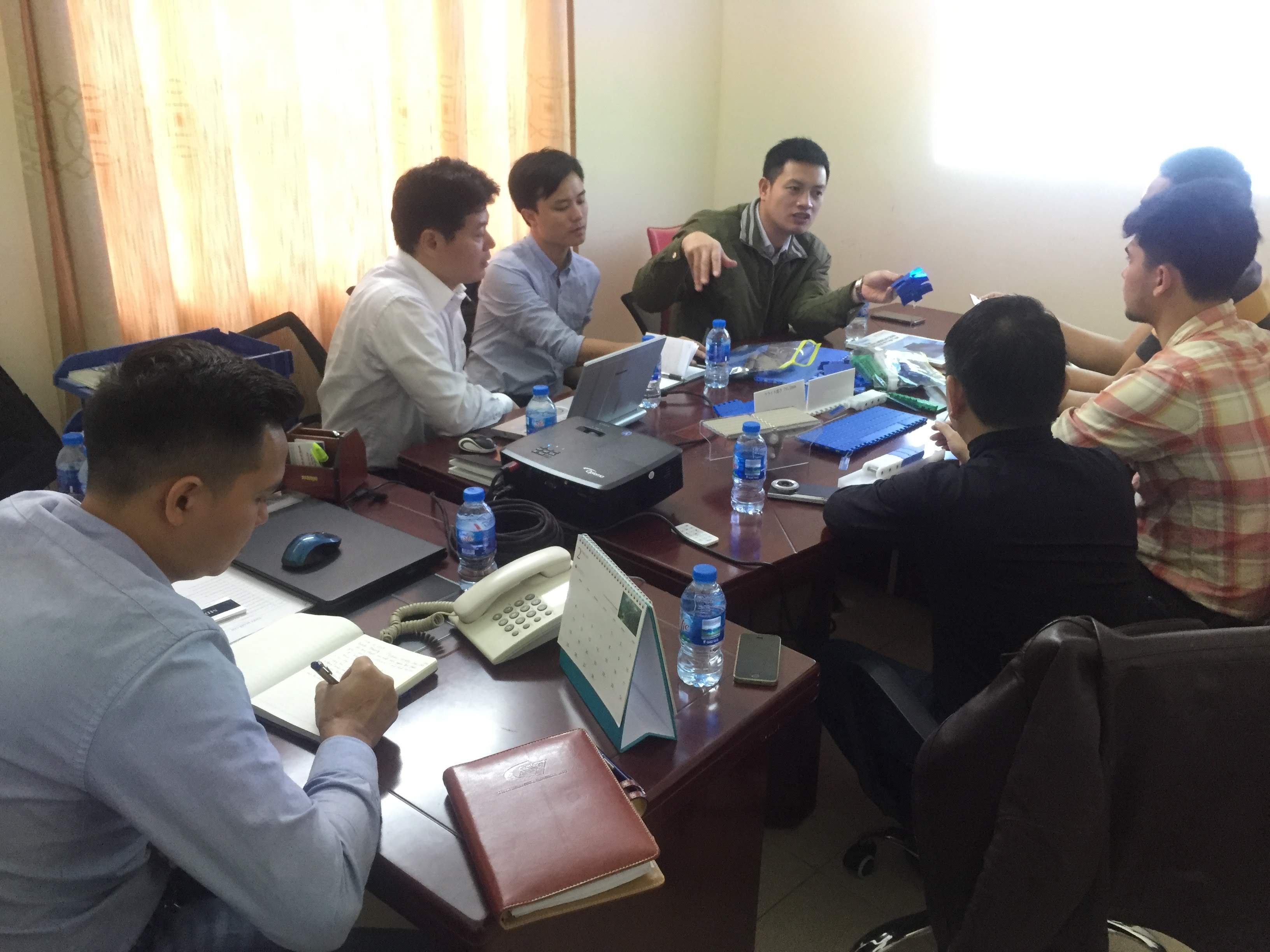 CHUYÊN GIA HÃNG TRAINNING SẢN PHẨM CHO KĨ THUẬT VIÊN MDIC